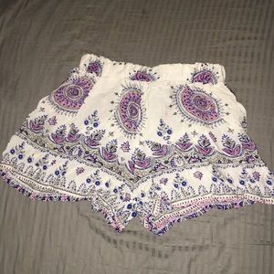 High waisted pattern shorts